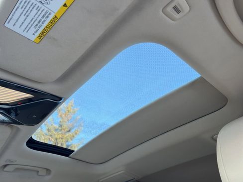 Used 2018 BMW 740i xDrive image 11