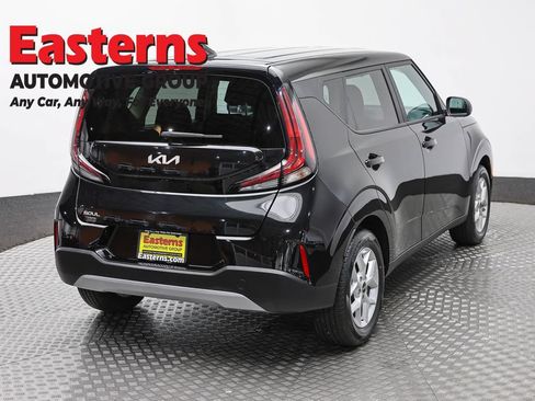 Used 2025 Kia Soul LX w/ LX Technology Package FWD image 5