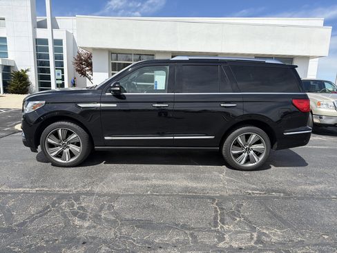 Used 2019 Lincoln Navigator Reserve AWD/4WD image 16