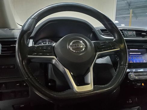 Used 2018 Nissan Rogue SV AWD/4WD image 23
