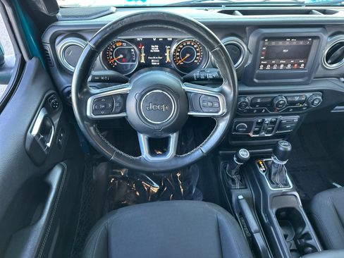 Used 2020 Jeep Wrangler Unlimited Sahara AWD/4WD image 13