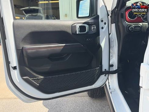 Used 2022 Jeep Gladiator Rubicon w/ Cold Weather Group AWD/4WD image 10