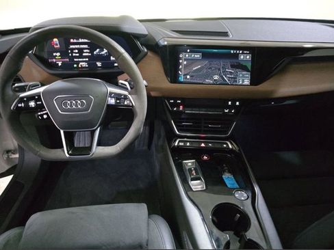 Used 2022 Audi e-tron GT Premium Plus image 4