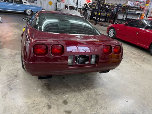 Used 1993 Chevrolet Corvette Coupe image 4