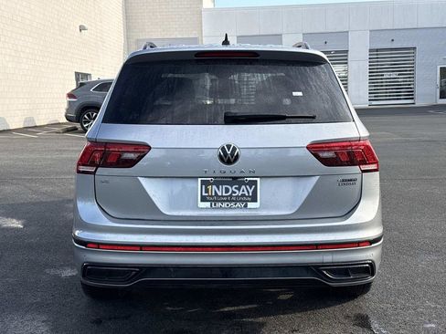 Used 2024 Volkswagen Tiguan SE R-Line AWD/4WD image 4