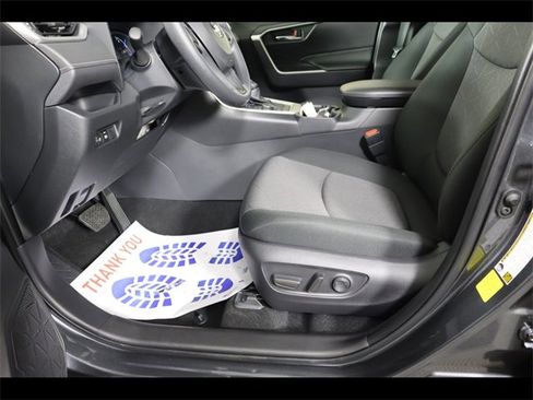 Used 2025 Toyota RAV4 XLE image 19