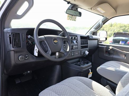 New 2025 Chevrolet Express 3500 RWD image 28