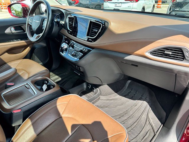 Used 2019 Chrysler Pacifica Limited w/ Tire & Wheel Group FWD image 25