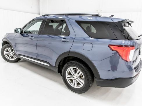 Used 2021 Ford Explorer XLT AWD/4WD image 4
