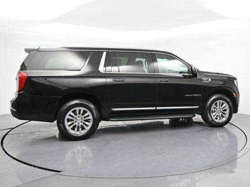 Used 2023 GMC Yukon XL SLT w/ SLT Premium Package AWD/4WD image 8