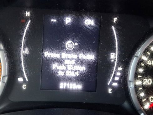 Used 2023 Jeep Renegade Latitude w/ Premium Group image 20