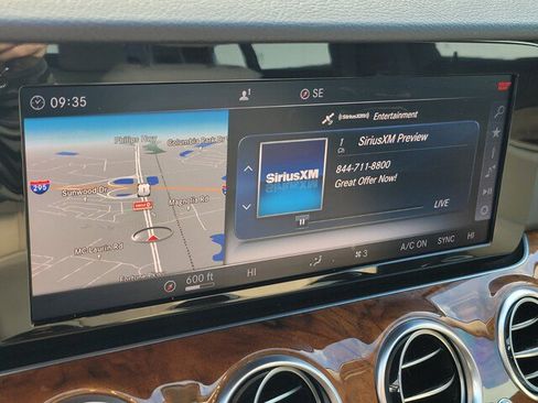 Used 2018 Mercedes-Benz E 300 image 8