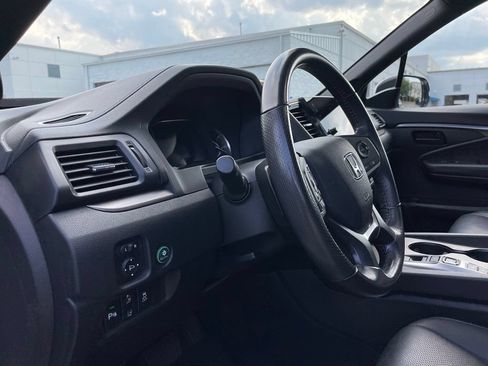 Used 2025 Honda Passport EX-L image 27