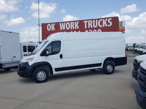 Used 2023 RAM ProMaster 3500 w/ Driver Convenience Group FWD image 2