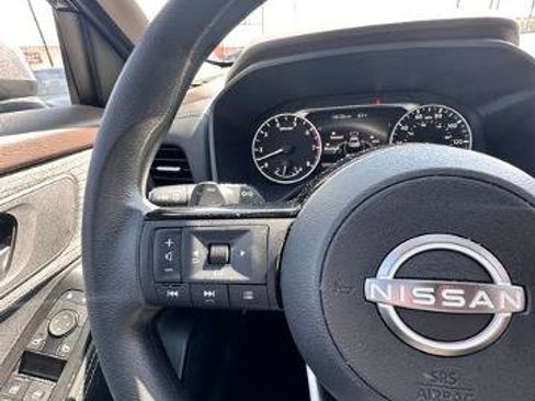 Certified 2023 Nissan Rogue SV image 18