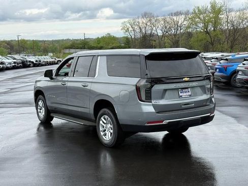 New 2026 Chevrolet Suburban LT w/ Comfort Package AWD/4WD image 3