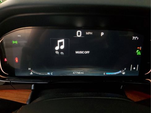 Certified 2022 Jeep Grand Wagoneer Series III w/ Rear Seat Video Group 1 image 28