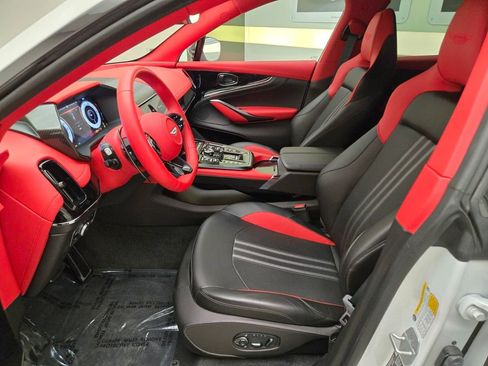 Used 2025 Aston Martin DBX 707 AWD/4WD image 17