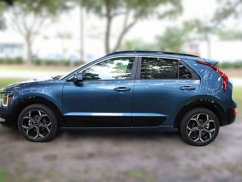 New 2025 Kia Niro EX Touring image 13