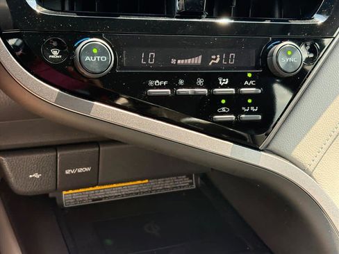 Used 2021 Toyota Camry LE w/ Audio Upgrade Package FWD image 15