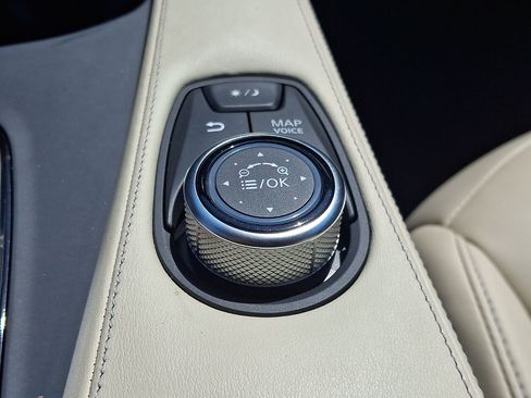 Used 2019 INFINITI QX50 Luxe w/ Navigation Package AWD/4WD image 23