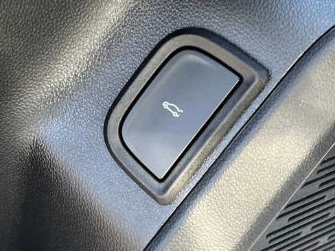 New 2026 GMC Terrain AT4 w/ Convenience Package III image 17