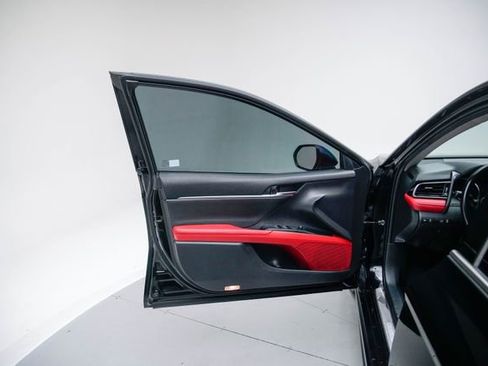 Used 2019 Toyota Camry XSE FWD image 22