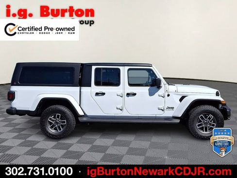 Certified 2022 Jeep Gladiator Overland w/ Popular Equipment Package AWD/4WD image 7