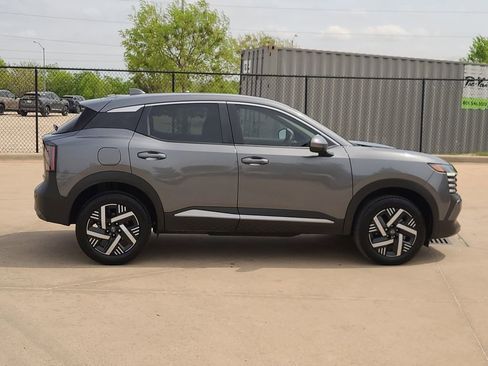 Certified 2025 Nissan Kicks SV image 4