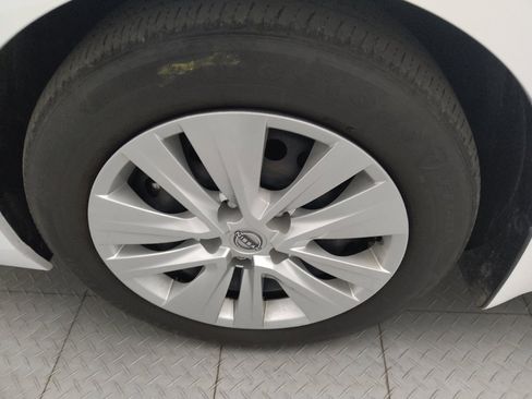 Used 2025 Nissan Sentra S FWD image 31
