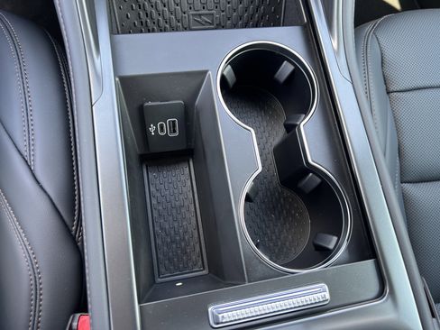 New 2025 Lincoln Nautilus Premier w/ Equipment Group 102A image 22