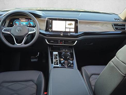 Used 2026 Volkswagen Atlas SE image 16