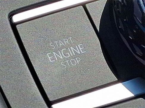 New 2025 Volkswagen Tiguan SE image 20