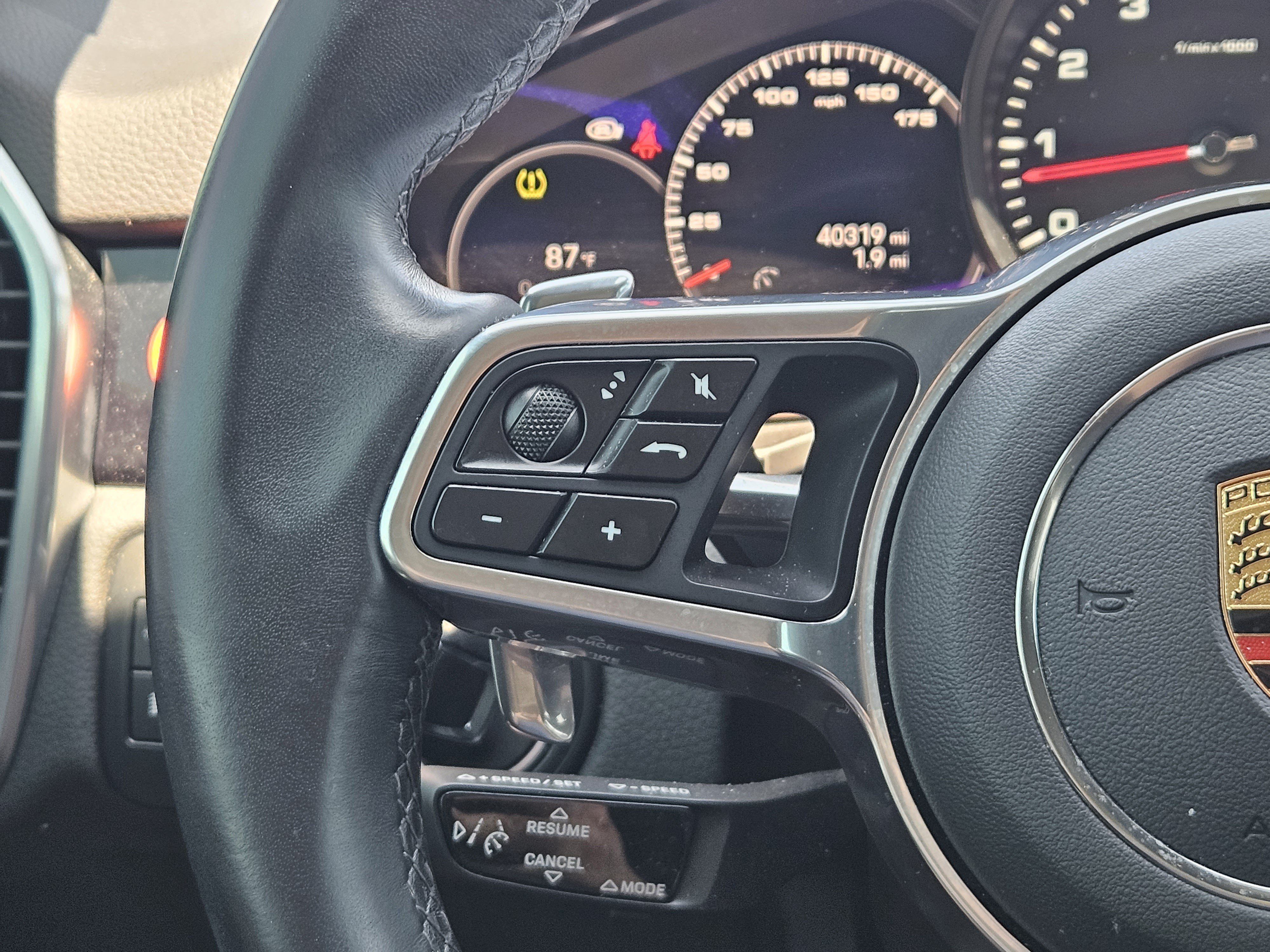 Certified 2023 Porsche Cayenne Coupe AWD/4WD image 26
