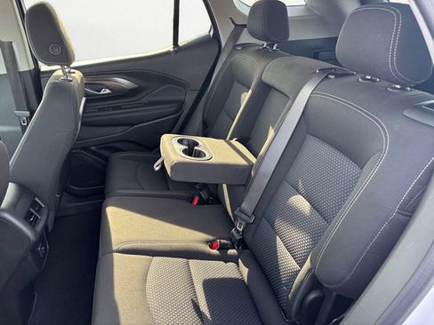 Used 2024 GMC Terrain SLE image 17
