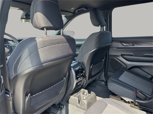 New 2025 Jeep Grand Cherokee L Laredo w/ Luxury Tech Group I image 28