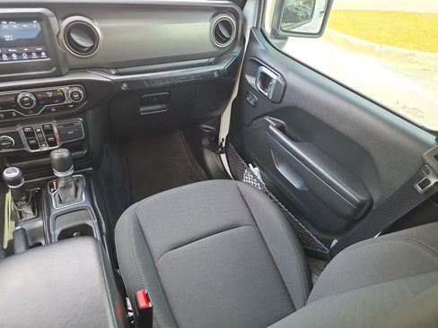 Used 2023 Jeep Wrangler Sport S image 17