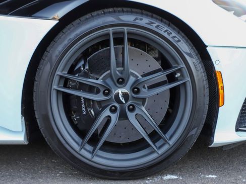 Used 2019 Aston Martin DBS Superleggera RWD image 17