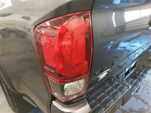 Used 2023 Toyota Tacoma 4x4 Double Cab image 32