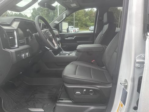 New 2026 GMC Sierra 3500 Denali w/ Denali Reserve Package image 16