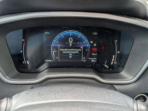 Used 2023 Toyota Corolla Cross XLE image 11