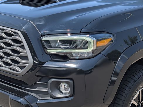 Certified 2022 Toyota Tacoma TRD Sport w/ TRD Premium Sport Package AWD/4WD image 16