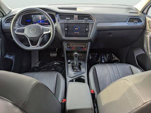 Certified 2022 Volkswagen Tiguan SE w/ Panoramic Sunroof Package image 12