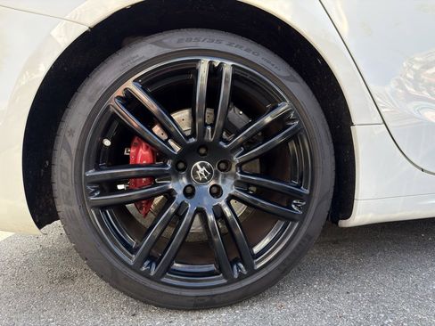 Used 2022 Maserati Ghibli Modena image 14