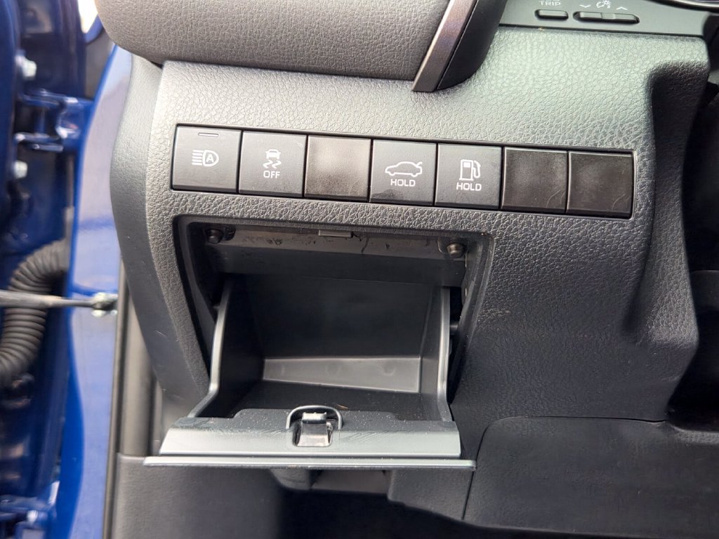 Used 2024 Toyota Camry SE FWD image 30
