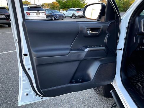 Certified 2023 Toyota Tacoma TRD Off-Road w/ Technology Package AWD/4WD image 21
