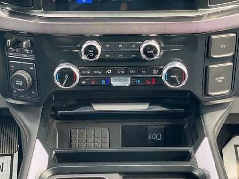 Used 2023 Ford F250 Platinum AWD/4WD image 28