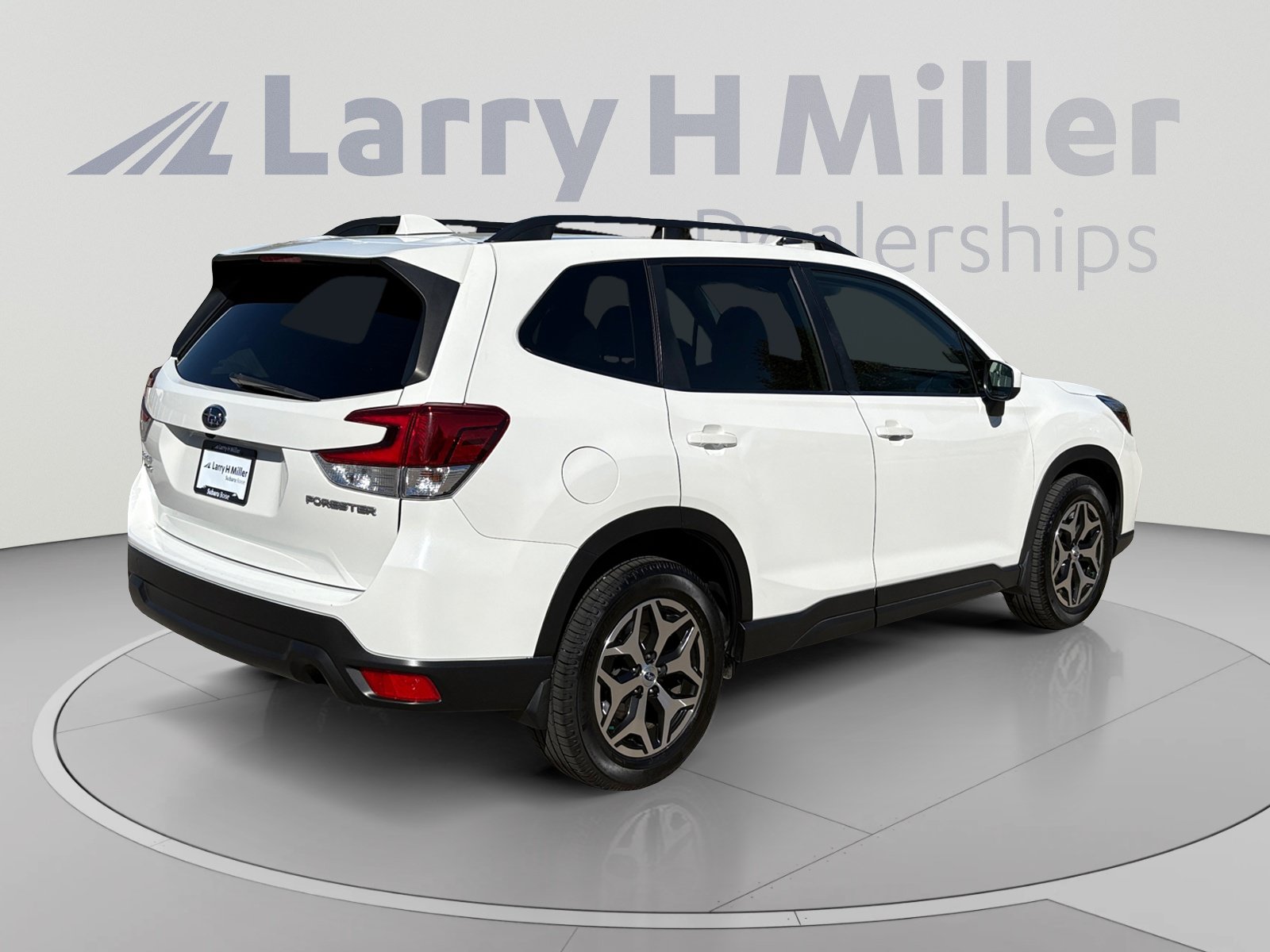Used 2020 Subaru Forester Premium AWD/4WD image 5