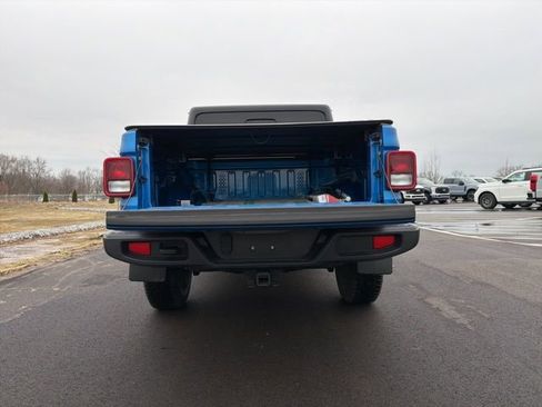 Used 2021 Jeep Gladiator Sport image 8