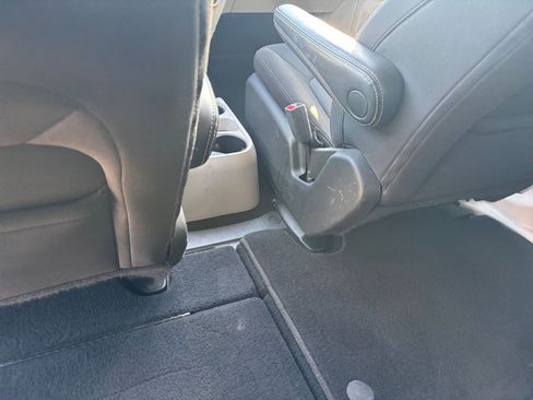Used 2023 Chrysler Voyager LX image 25